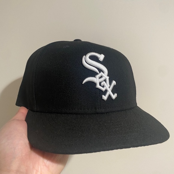 Chicago White Sox Fitted Hat - Picture 1 of 6